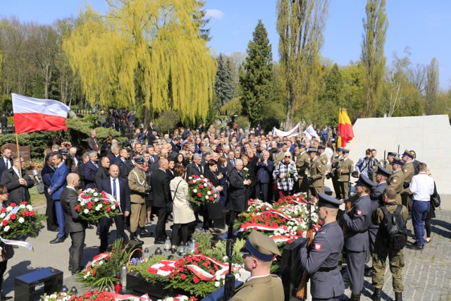 7. rocznica katastrofy smoleńskiej. Rano odbyły się uroczystości na Cmentarzu Wojskowym