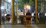 Niezwykły koncert promenadowy Filharmonii Zielonogórskiej [wideo]