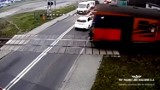 Wodzisław Śl.: Kolejne auto utknęło pomiędzy szlabanami. Zobacz film
