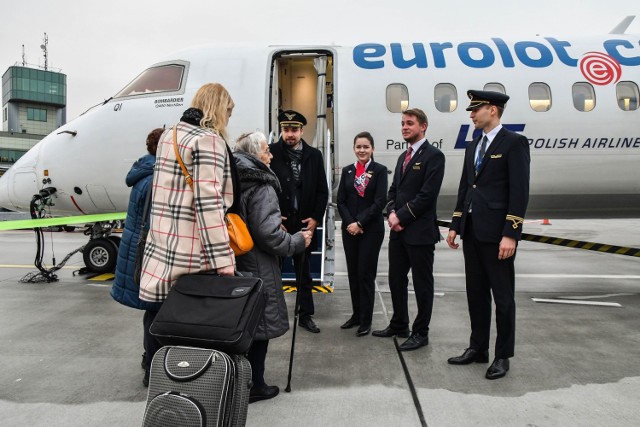 425 230 Pasażerów odprawił Port Lotniczy Bydgoszcz w ubiegłym roku. To wzrost o 2,9 % wobec wyniku z 2018 roku. Rekordowa była również liczba lądowań i startów, 11 134 operacji oznacza 27% więcej niż w roku 2018. W grudniu z lotniska skorzystało 28 739 podróżnych, a zrealizowano 522 operacje lotnicze.