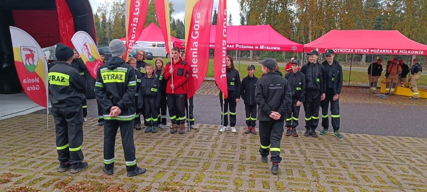 W szkoleniach wzięli udział także młodzi strażacy z drużyn...