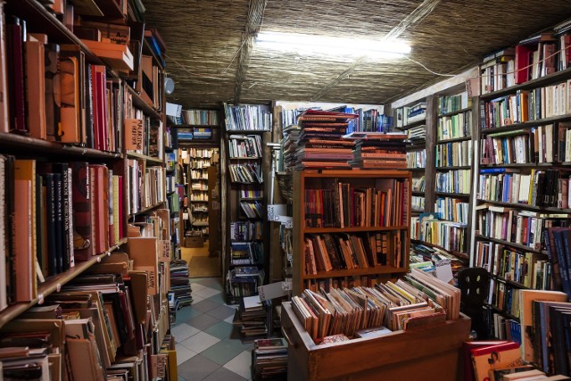 Antykwariat Grochowski: Znajdziesz w nim ponad 120 tysięcy książek i przedmiotów z duszą [ZDJĘCIA]