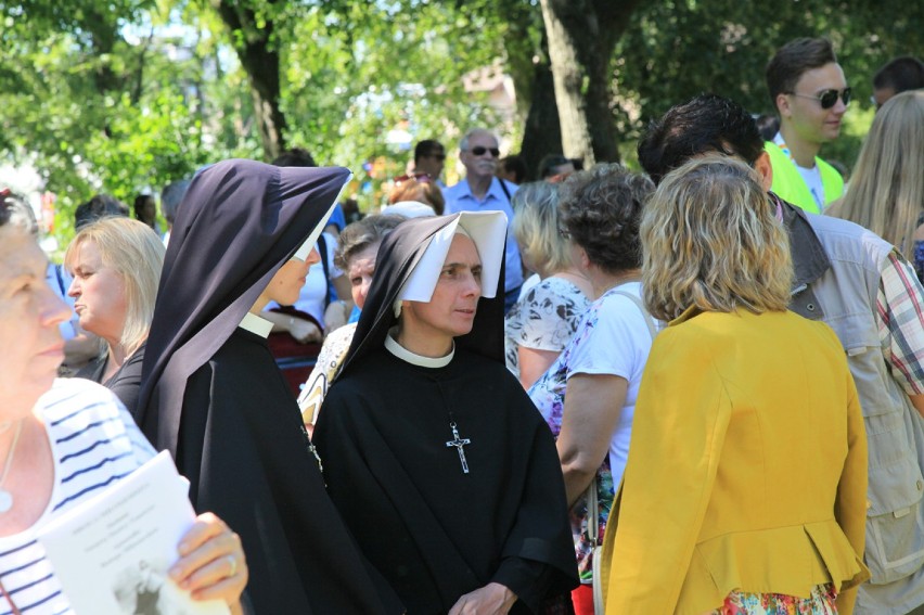 Światowe Dni Młodzieży w Łodzi. Droga krzyżowa szlakiem św. Faustyny [ZDJĘCIA]