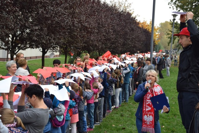 Prawie 600 dzieci uwtorzyło żywą flagę w Chorzowie