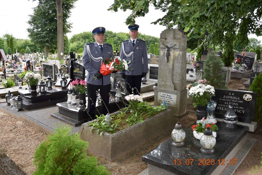 Święto Policji w Kościerzynie. Funkcjonariusze otrzymali awanse zawodowe [ZDJĘCIA]