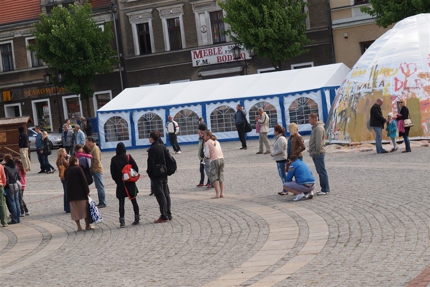 Królewski Festiwal Artystyczny - Gniezno: Terminus A Quo i &quot;Kraina Ułudy&quot; na Rynku [ZDJĘCIA]