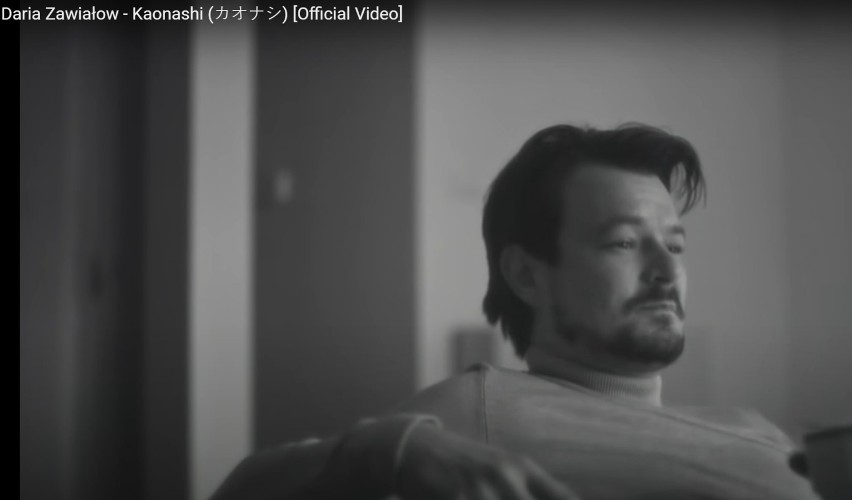Aktor rodem z Wągrowca Dawid Ogrodnik zagrał w teledysku do piosenki Darii Zawiałow 