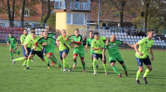 Mecz piłki nożnej w IV lidze lubuskiej Pogoń Świebodzin vs Warta Gorzów Wielkopolski