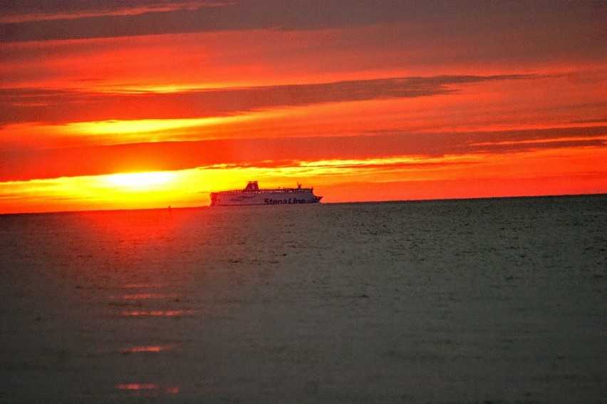 Foto powiat pucki: Majowy wschód słońca nad Bałtykiem. Tak...