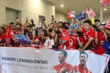 Robert Lewandowski witany przez tłumy kibiców… w Chinach. Wyjątkowe powitanie piłkarza