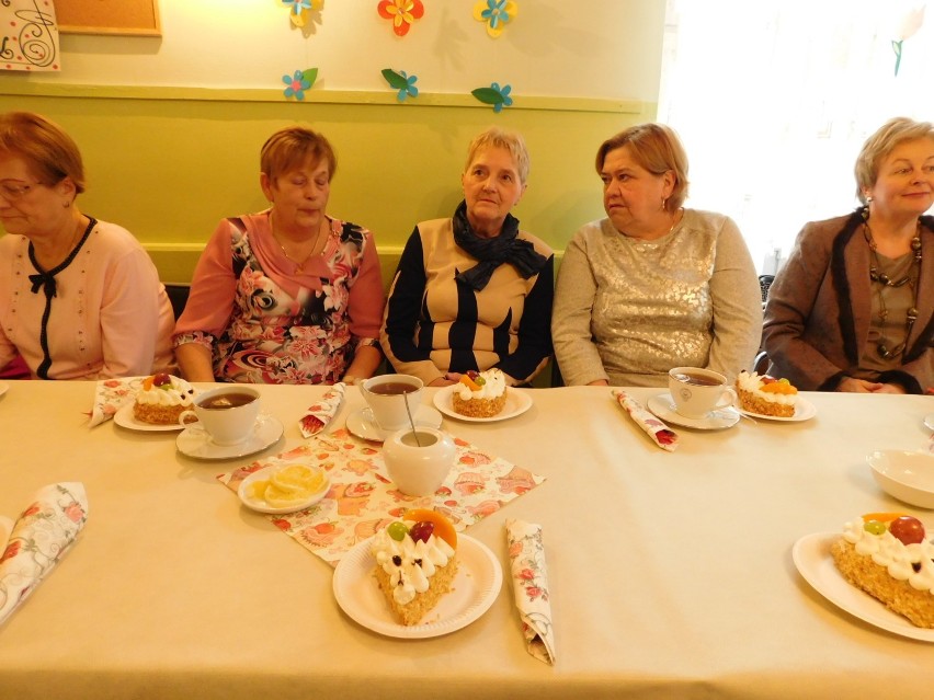 Dzień Kobiet świętowano w siedzibie Rady Wspólnoty Samorządowej dzielnic Biały Kamień i Konradów w Wałbrzychu