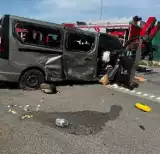 Koszmarny wypadek pod Częstochową. Bus dachował na autostradzie A1. Dwie osoby nie żyją