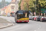 Wszystkich Świętych 2023 w Wałbrzychu: Autobusy bezpłatne? Rozkład jazdy i otwarcie ul. Wyszyńskiego