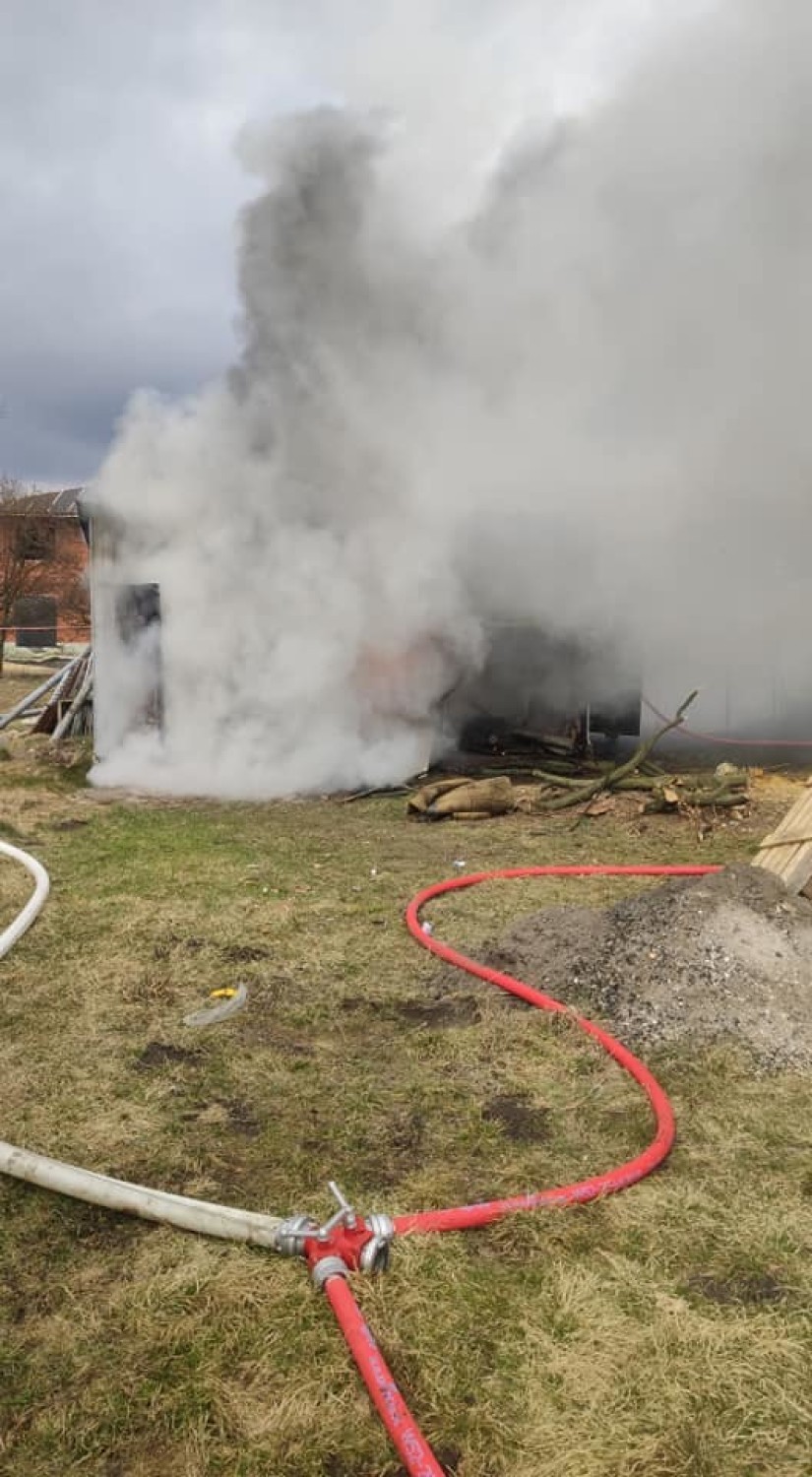 Pożar garażu w miejscowości Maliniec w gminie Rusiec