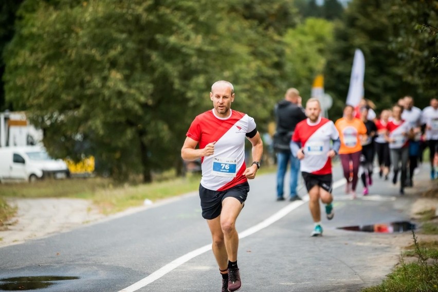 PKO Bydgoski Festiwal Biegowy 2021 rozpoczęty. Deszcz nie wystraszył biegaczy [zdjęcia]