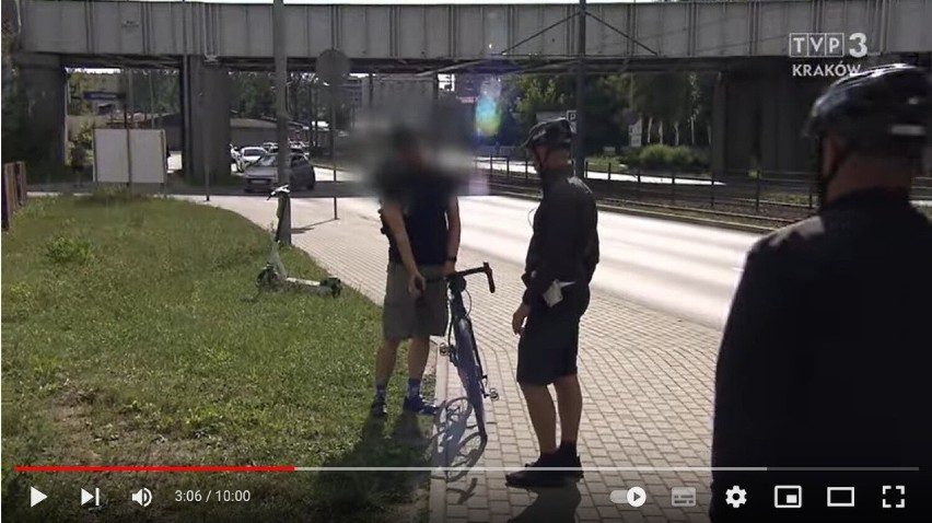 Kraków. Film TVP3 pokazuje co hulajnogi i rowerzyści wyprawiają w mieście