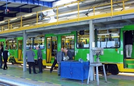 Ostatnie zamówienia na wagony kolejowe i tramwajowe pozwoli Cegielskiemu zatrudnić 160 nowych pracowników . Fot. P. Jasiczek