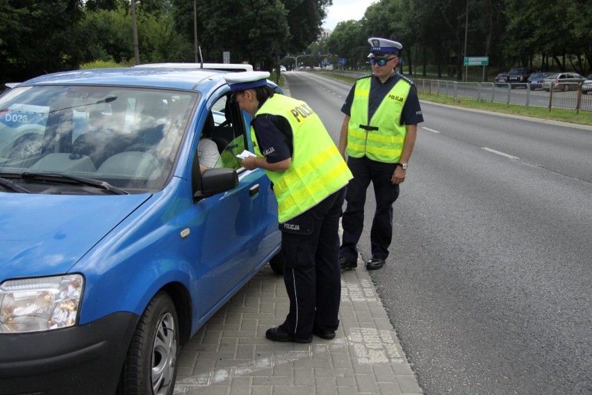 Policja akcja „Smog”. Funkcjonariusze sprawdzają stan...