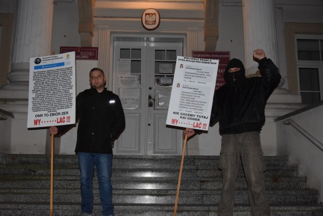 Wieluń. Demonstranci podjęli kroki prawne wobec radnego, który nazwał ich "panami spod znaku żuli"