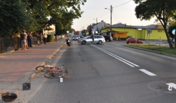 Wypadek w Międzyrzecu: Motocykl zderzył się z rowerzystami