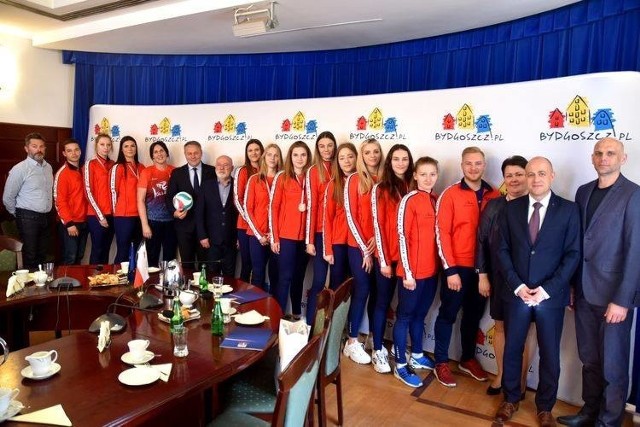 Turniej finałowy mistrzostw Polski juniorek był rozgrywany w dniach 10-14 kwietnia 2019 w Kętrzynie. W meczu o 3. miejsce zawodniczki Pałacu pokonały 3:0 (25:18, 25:23, 26:24) zespół MKS Dąbrowa Górnicza.