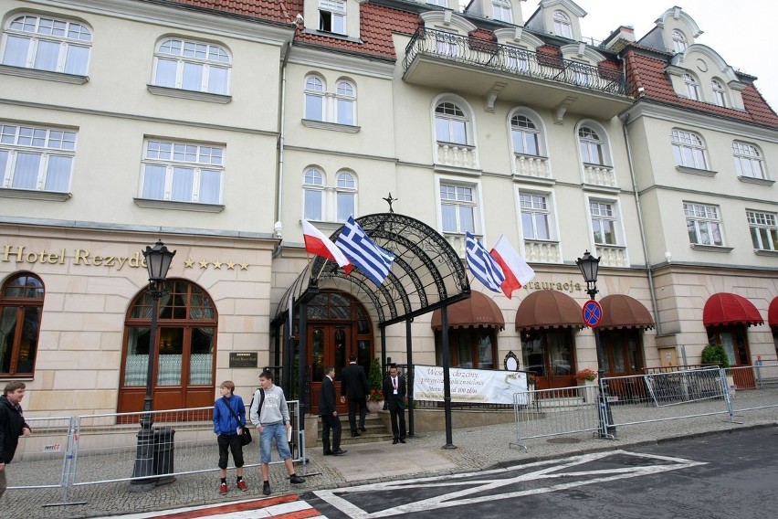 Sopot: Piłkarze reprezentacji Grecji zameldowali sie w hotelu Rezydent ZDJĘCIA