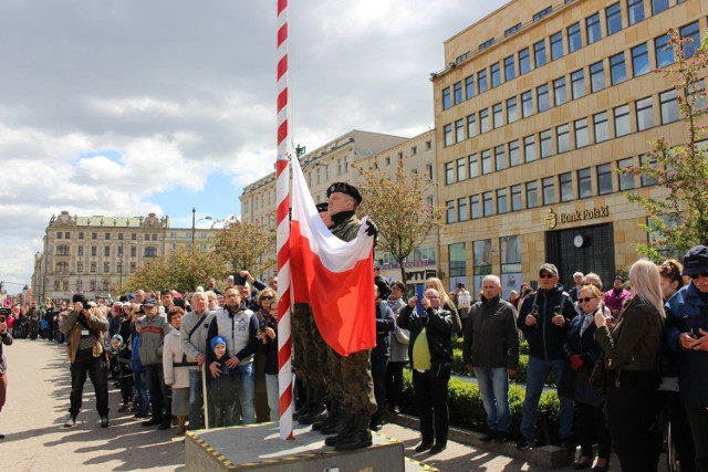 Główne obchody 228. rocznicy uchwalenia Konstytucji Trzeciego Maja w Poznaniu odbyły się w południe na placu Wolności