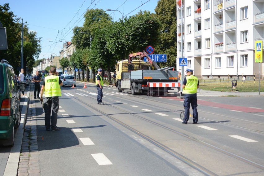 Potrącenie na ul. Legionów w Grudziądzu. Jedna osoba w szpitalu [zdjęcia]