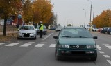 Policja Kwidzyn: Na ul. Wschodniej samochód potrącił 79-latkę i jej wnuczka