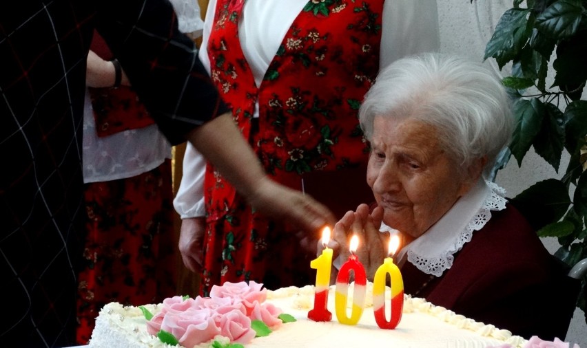 Pani Helena Dominiak skończyła 100 lat! [ZDJĘCIA]