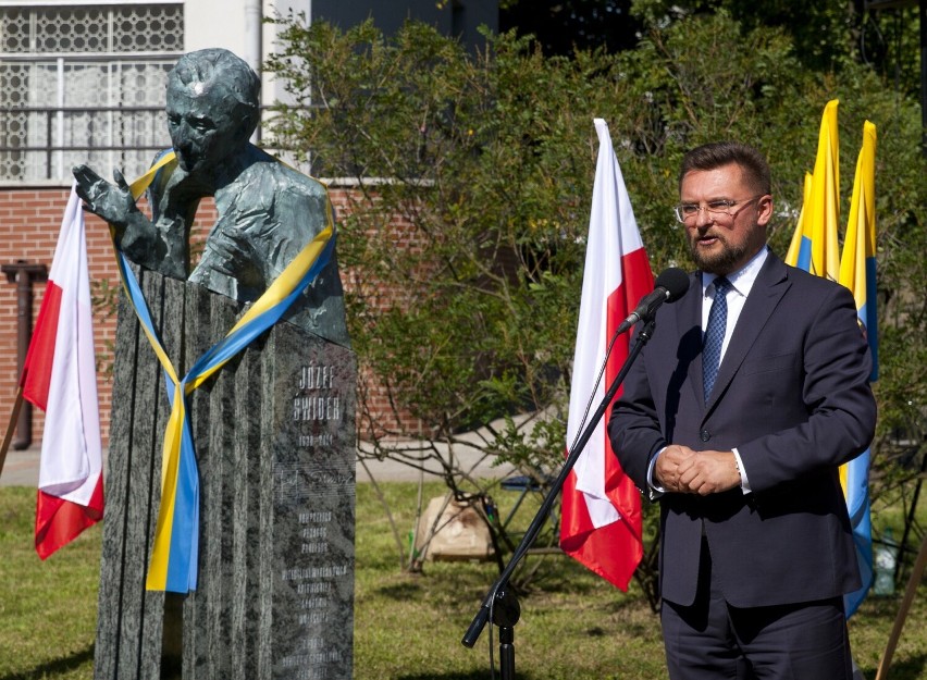 Z początkiem każdego roku Katowice organizują plebiscyt,...