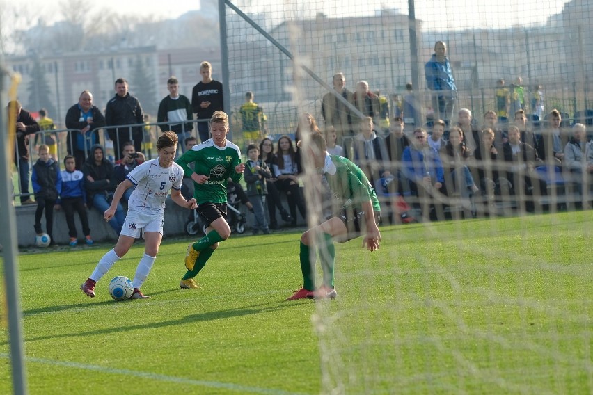 Centralna Liga Juniorów. Rodzice wspierają młodych piłkarzy