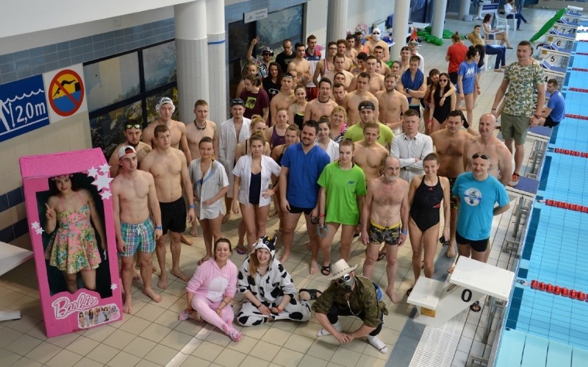 Maraton pływacki Ekiden: Wysportowani studenci AWF Gorzów rywalizowali na Słowiance [ZDJĘCIA]