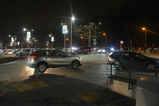 Problemy z zaparkowaniem przy Arenie Gorzów są od chwili jej otwarcia.