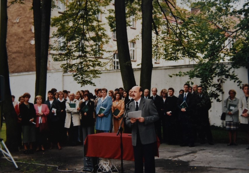 Historia ZSP 3 Malbork, czyli kronika dawnego "Ekonomika (odc. 12). Rok szkolny, w którym Polska weszła do Unii Europejskiej