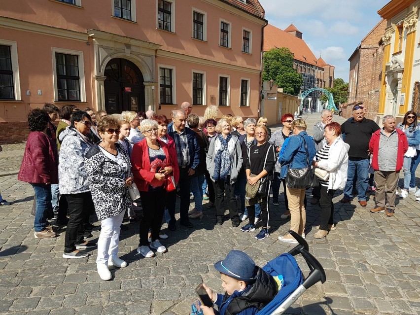 Mieszkańcy Osiedla nr 4 "Rodzinnego" na wspólną wycieczkę pojechali do Wrocławia
