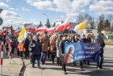 Kilkaset osób na marszu w obronie św. Jana Pawła II