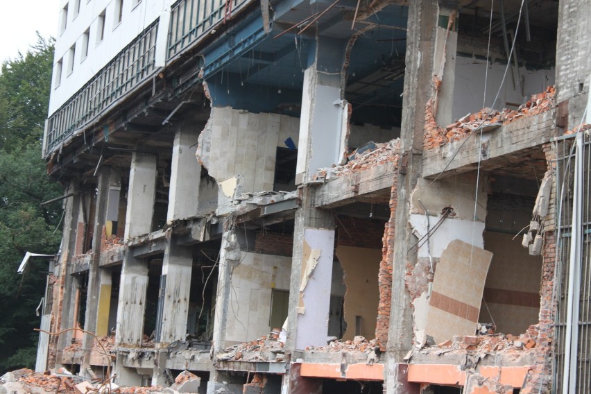 Hotel Diament w Jastrzębiu jest wyburzany