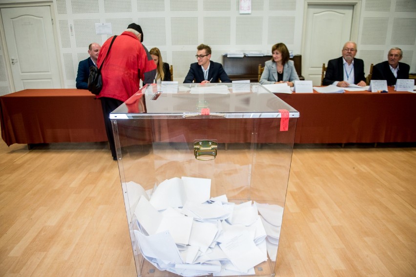Wybory Samorządowe 2018. Głosują mieszkańcy Lublińca.