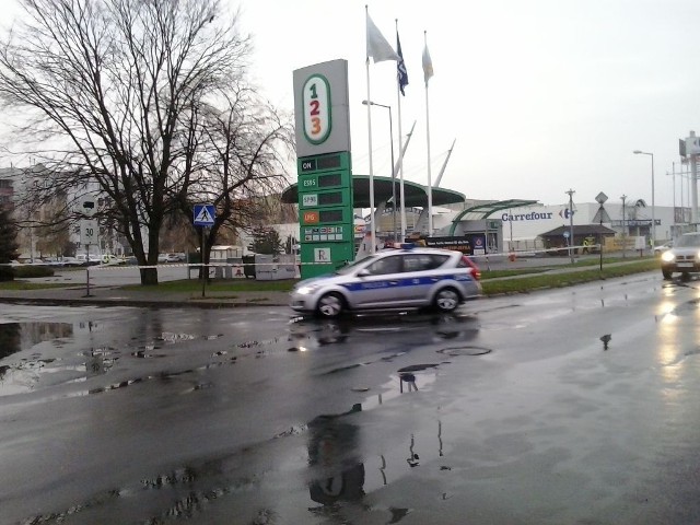 Na stacji paliw przy ul. Lwowskiej doszło do wycieku gazu. Pobliski teren został odgrodzony.