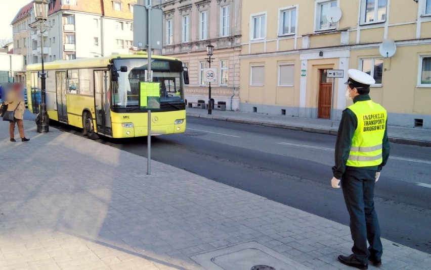 "W Gnieźnie bez tłoku w autobusach": inspektorzy Transportu Drogowego sprawdzali pojazdy MPK