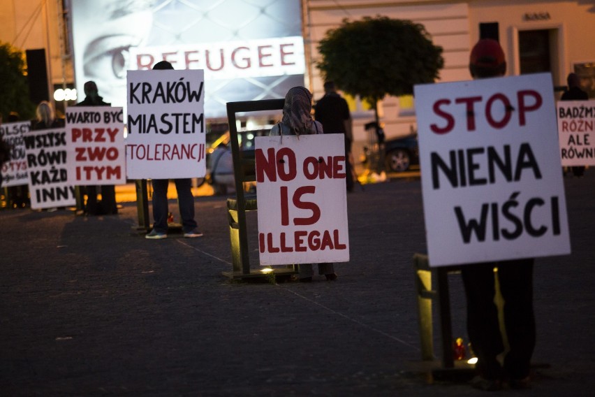 Happening KOD w Krakowie: "Jezus też był uchodźcą"! [ZDJĘCIA]