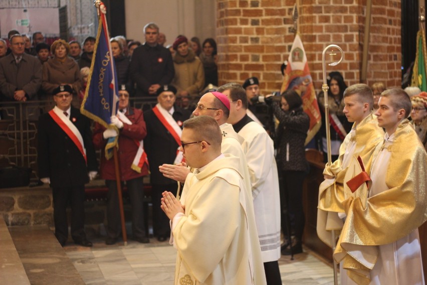 "Miłość Ojczyzny wzywa nas do jednoczenia, a nie do dzielenia" mówił w homilii ks. abp Wojciech Polak, Prymas Polski, w katedrze w Gnieźnie