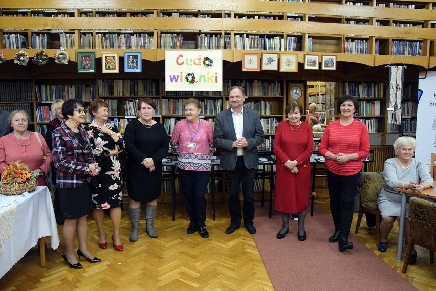 Cuda wianki! Takie rzeczy robią panie z Uniwersytetu Trzeciego Wieku w Stargardzie. Nowa wystawa w Książnicy Stargardzkiej