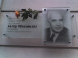 W Warszawie odsłonięto tablicę pamiątkową Jerzego Wasowskiego