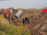 Śmiertelny wypadek przy pracy przy ul. Olechowskiej w Łodzi. Nie żyją dwaj mężczyźni. Prokuratura: doszło do błędu