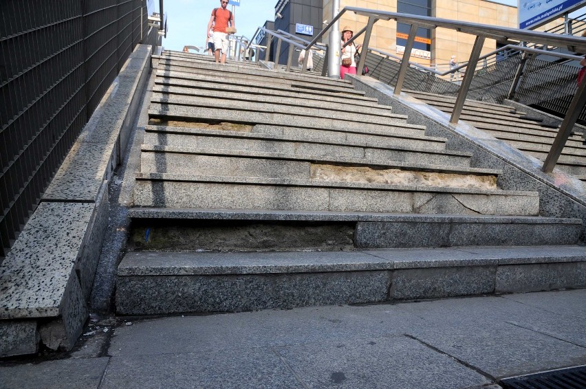 Częste awarie ruchomych schodów potwierdzają przedstawiciele...