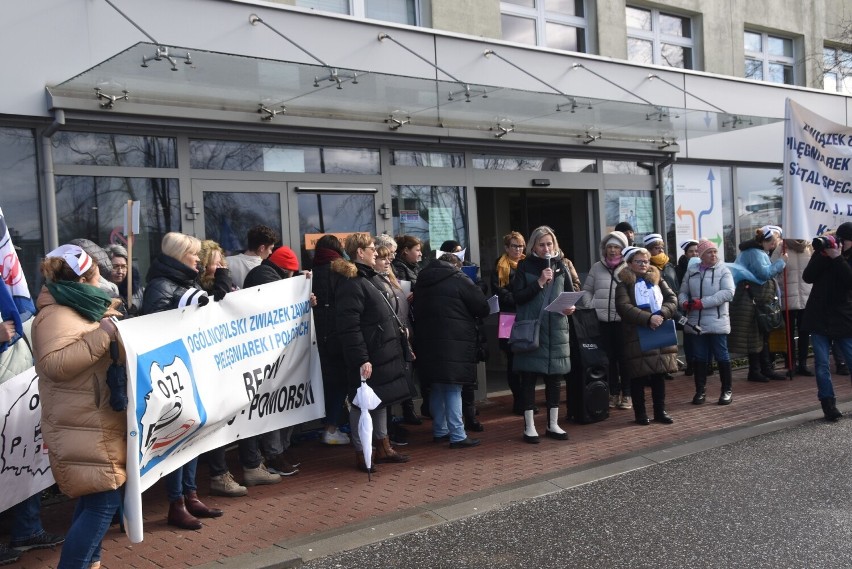 21 lutego - na znak solidarności z pielęgniarkami ze...