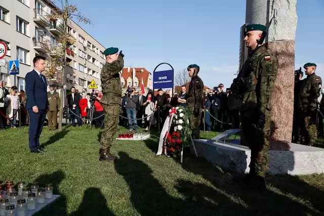 W Strzegomiu uroczyście otwarto skwer imienia śp. Pary Prezydenckiej Marii i Lecha Kaczyńskich