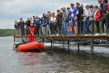 Biały Bór. Pokaz ratowniczej pracy wodnej z psami czyli prawie niedźwiedzie na plaży (FOTO+VIDEO)